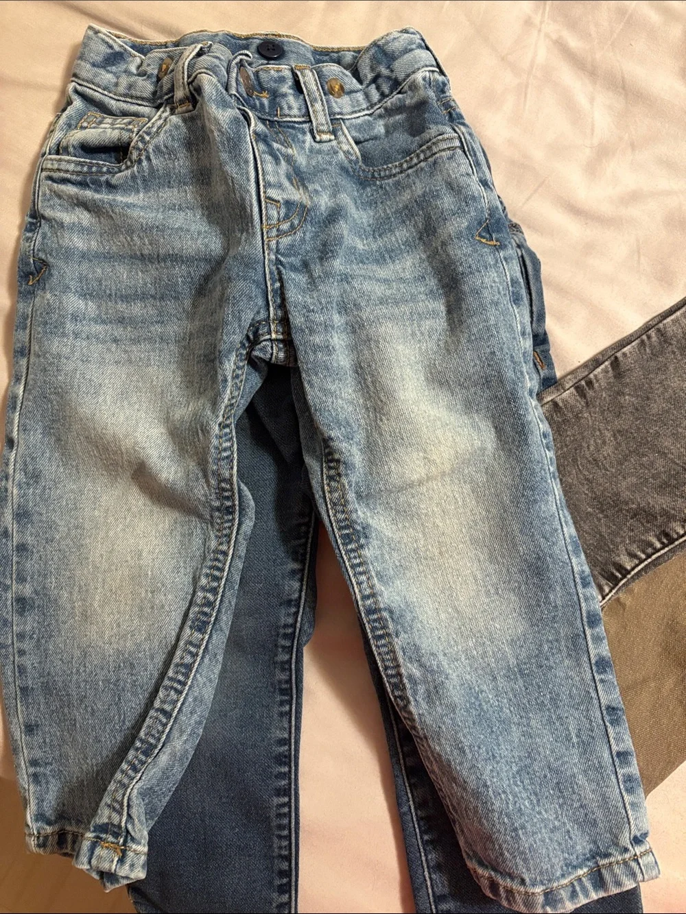 Toddler Jeans lot of 4 - Blue, Light Blue, Gray, Brown. Gap and cat n jack